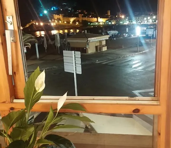 Lydia's With Castle View * Tossa de Mar