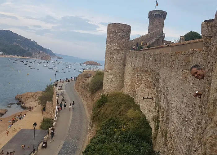 Lydia's With Castle View Apartment *