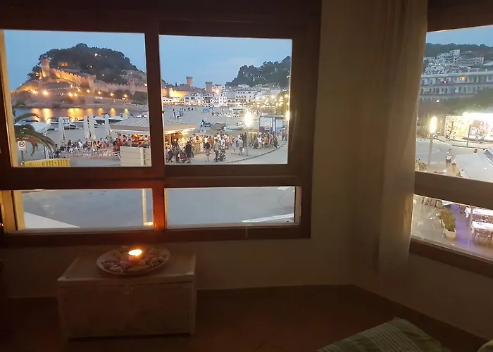 Lydia's With Castle View *