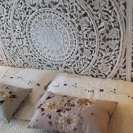 Lydia's With Castle View Daire *