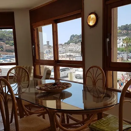Lydia's With Castle View Daire Tossa de Mar