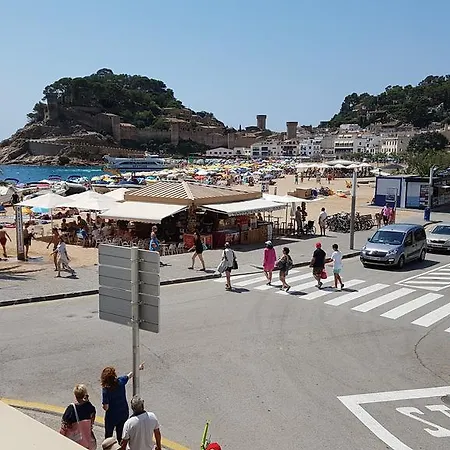 Lydia's With Castle View Daire Tossa de Mar