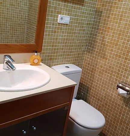 Lydia's With Castle View Daire