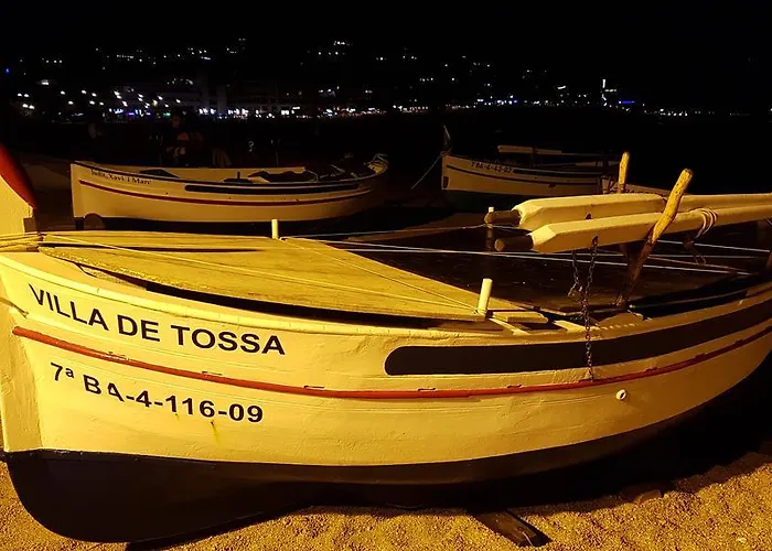 Lydia's With Castle View *