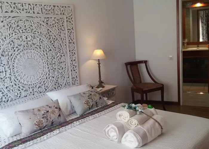 Lydia's With Castle View 滨海托萨