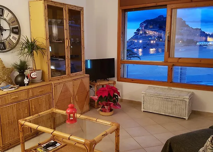 Lydia's With Castle View Apartment