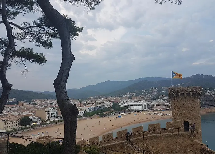 Lydia's With Castle View * 滨海托萨